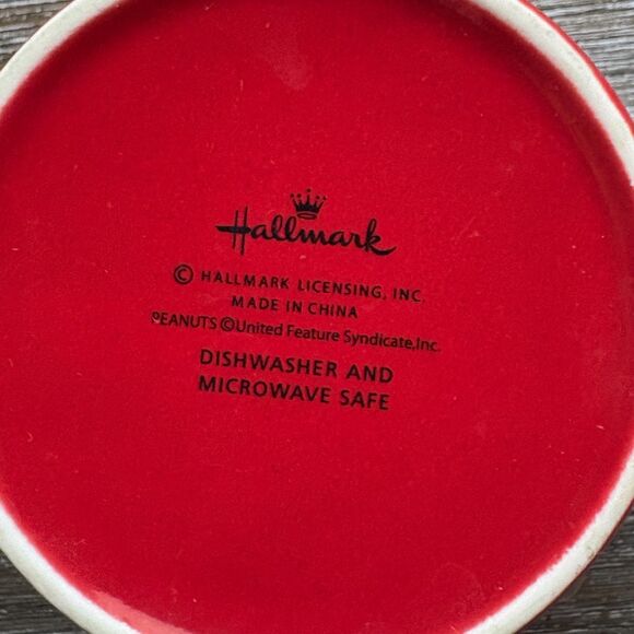 Hallmark Schultz Peanuts Snoopy Available For Hugs 3D Valentine Coffee Mug 16oz. - Picture 3 of 3